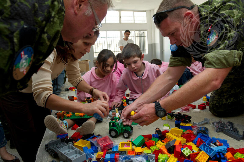 Lebanese Schoolchildren Receive LEGOs from UN Contingent