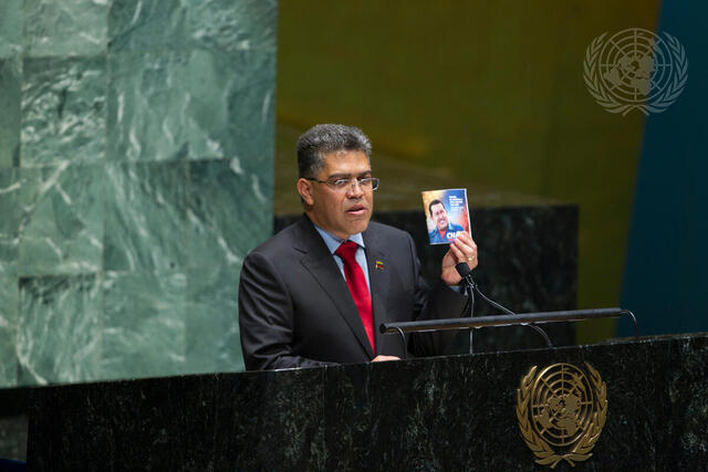 Assembly Pays Tribute to Late Venezuelan President