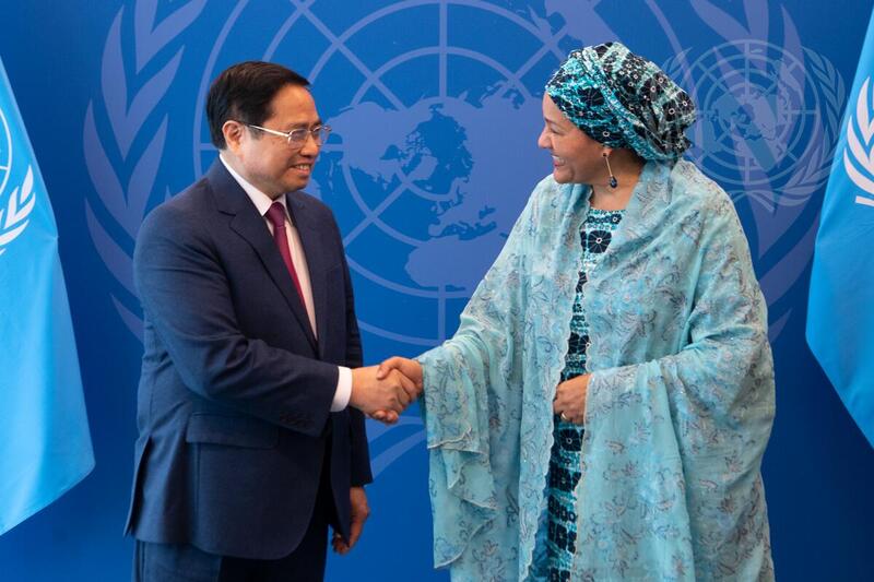 Deputy Secretary-General Meets with Prime Minister of Viet Nam