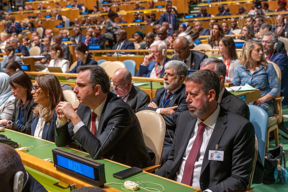 ONU en vivo una vista de la delegación de Brasil mientras Luiz Inácio Lula da Silva, presidente de la República Federativa de Brasil, se dirige al debate general del septuagésimo octavo período de sesiones de la ONU (Foto ONU/Cia Pak).