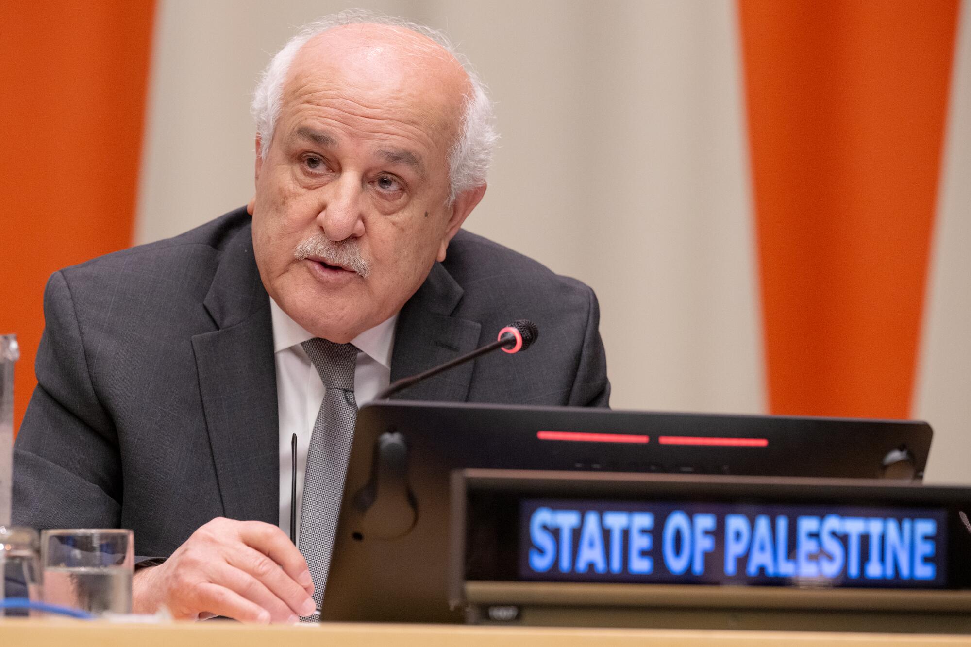 Riyad Mansour, Permanent Observer of the State of Palestine to the United Nations, addresses the special meeting in observance of International Day of Solidarity with the Palestinian People (29 November). 

The meeting is organized by the Committee on the Exercise of the Inalienable Rights of the Palestinian People.